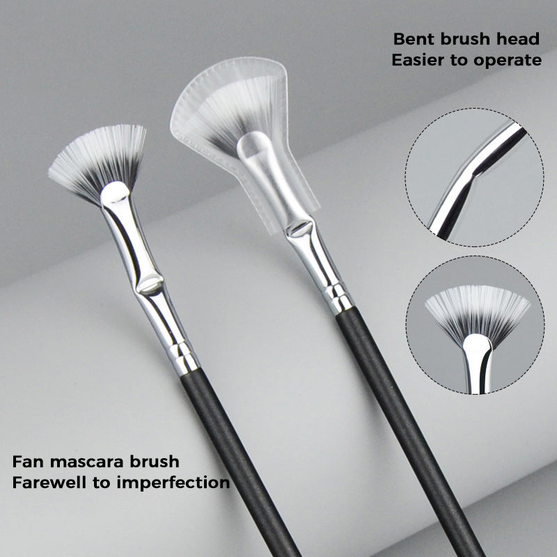 Scalloped Eyelash Brush