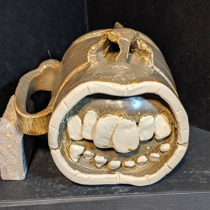 Face Mug With Mouth And Teeth On The Bottom